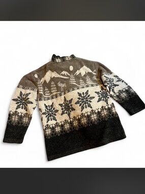 Vintage Limited Sports Black & Cream Mountain Snowflake Crewneck Sweater
